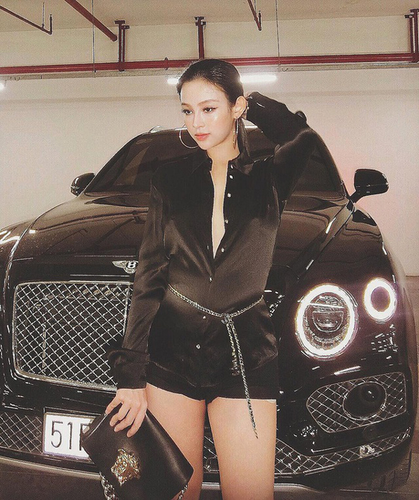 Cô gái Việt được chồng