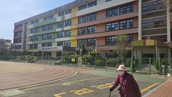 Hơn 4.000 trường học tại Hàn Quốc đóng cửa vì thiếu học sinh hwayang 1766984452 4906 1766984535 39096455874097373236437 1767057975582 17670579760761963932771