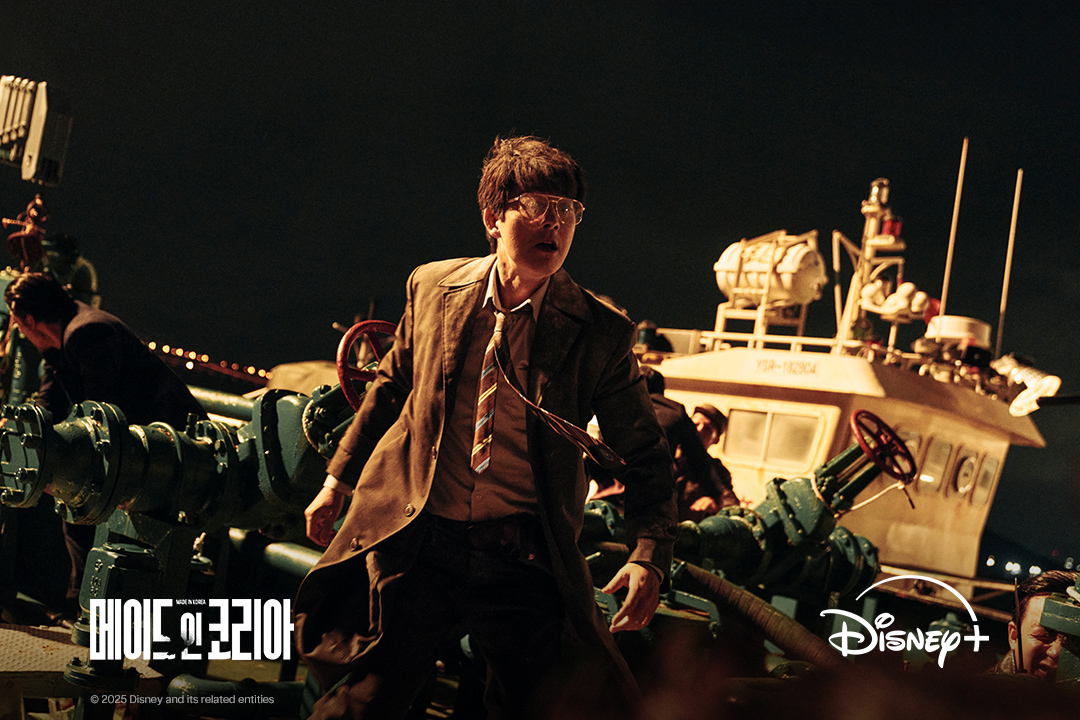 Hyun Bin điên thật rồi: Phim mới vừa chiếu đã càn quét toàn cầu, chỉ 1 ánh mắt cũng được tung hô tới nóc- Ảnh 7.