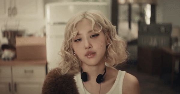 Rosé tốt bụng thật đấy! icialmusicvideoonline video cuttercom ezgifcom speed 1751012584348 17510125848011413820217 1768470531960158717829 17684862554 0 0 419 800 crop 17685313272511507612774gifpng