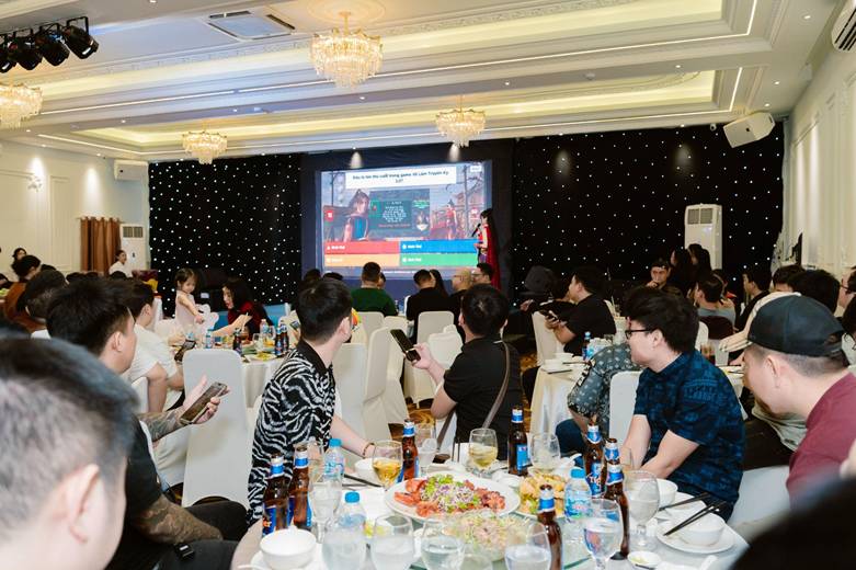 Offline Võ Lâm Truyền Kỳ 2.0 PC quy tụ hàng trăm game thủ, mở màn năm mới đầy cảm xúc image 3