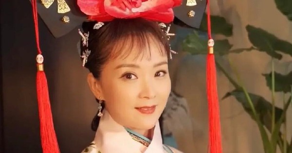 Nhan sắc giả dối của mỹ nhân đẹp nhất Hoàn Châu Cách Cách image 44 022232 1767661708874 17676617093362099755719 355 0 852 950 crop 1767661780466449144153jpg