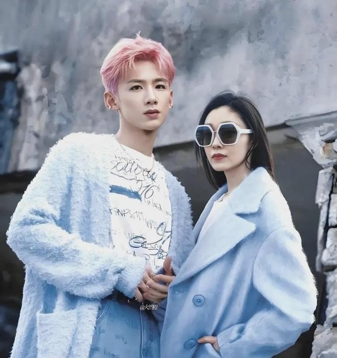 Không phải 1, có đến 2 cặp chị - em cực phẩm showbiz đã