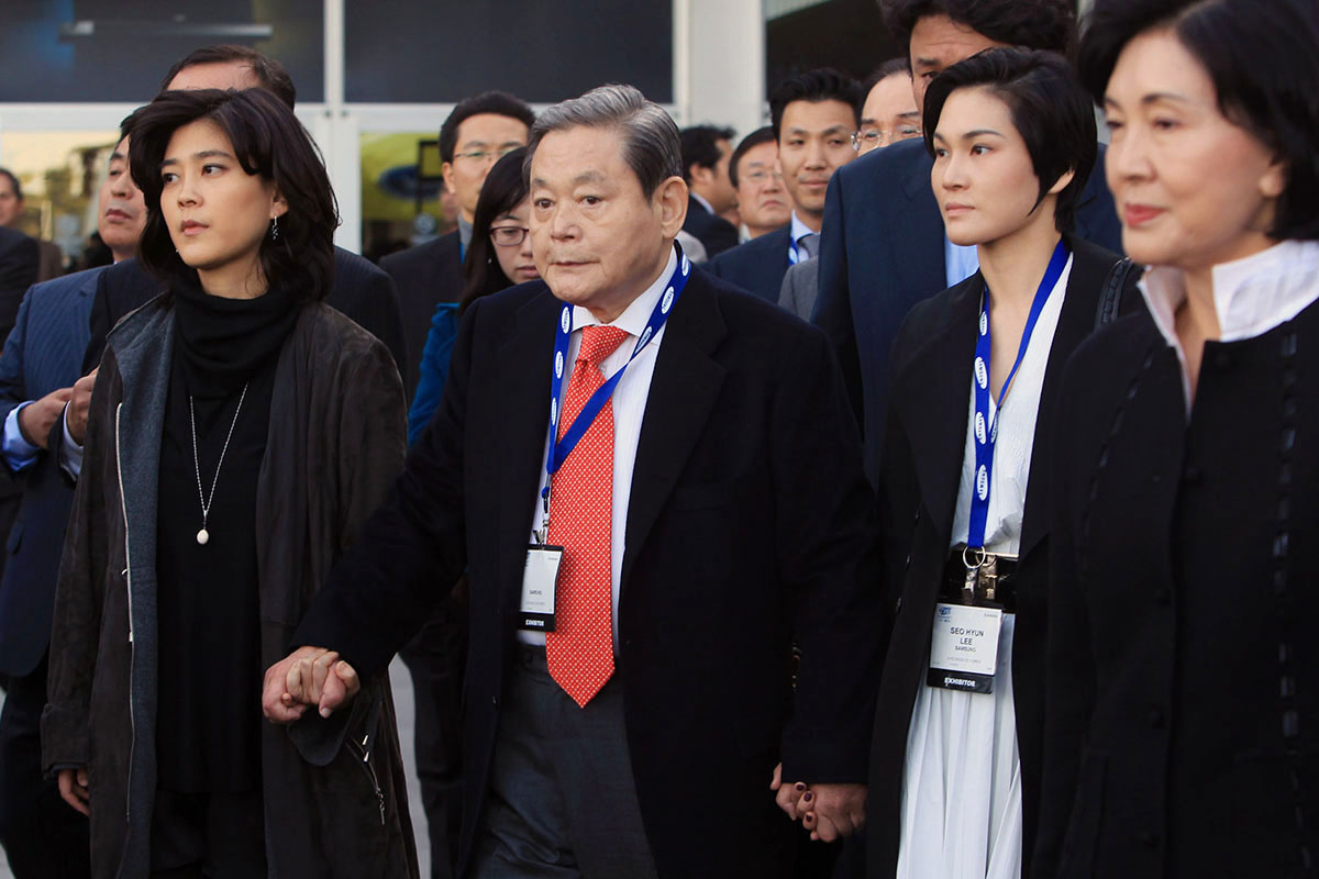 Lời nguyền di truyền đeo bám gia tộc Samsung: Khi quyền lực và hàng tỷ USD cũng không thể hoá giải- Ảnh 1.