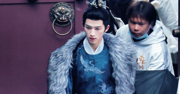 Hot nhất lúc này là phim cổ trang đang khiến 2 triệu người mê đắm: Nam chính xé truyện bước ra đẹp không góc chết image 65 1769675036543 1769675036905292855681 132 16 848 1383 crop 17696751750701578724856jpg