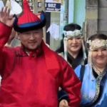 Cô gái Khánh Hòa lấy chồng Mông Cổ, nhà trai đem 6 tráp ‘lạ lùng’ đến hỏi cưới image dai dien gif nha trai dem 6 trap la lung den hoi cuoi 1302 1767261813 222 width740height495 gif2mp4 auto cropjpg