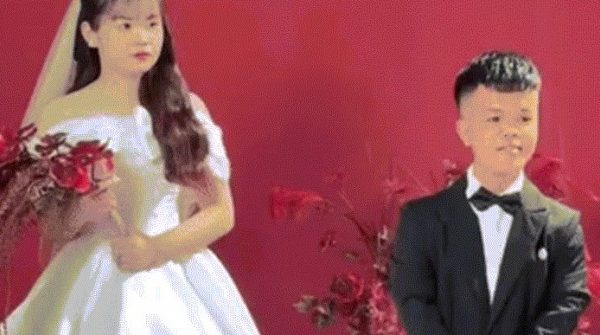 Chuyện tình cổ tích của chàng trai cao 1m40 và cô gái Bắc Ninh xinh đẹp image dai dien gifezgif 737431eaf6934a73 1766831413 477 width740height495 gif2mp4 auto cropjpg