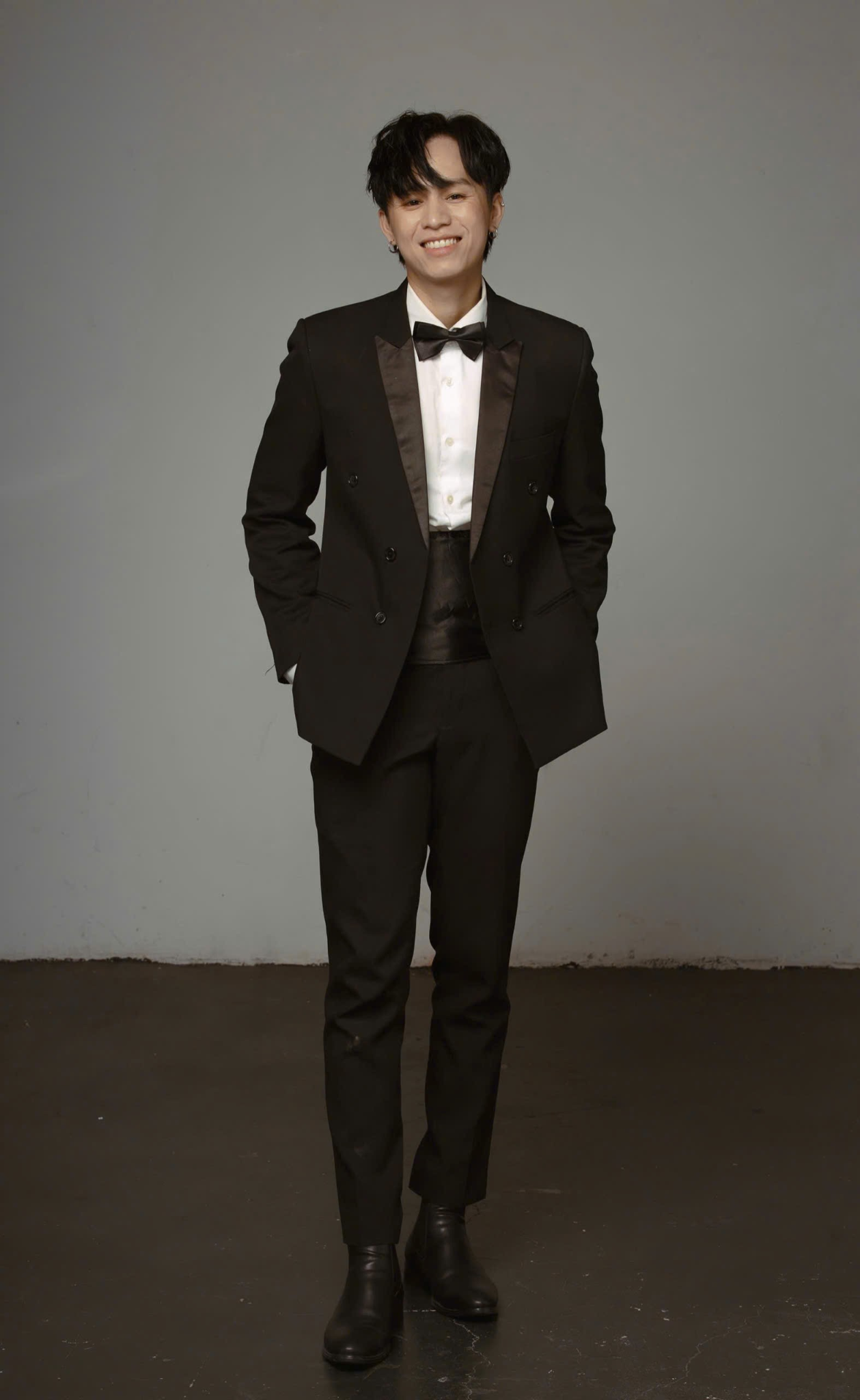 Teddy Q (tên thật Nguyễn Phong Quang) là một Nhà biên đạo kiêm Dancer chính đa tài , hoạt động âm thầm với châm ngôn “Nghiêm khắc với mình - nghiêm túc với nghề”.