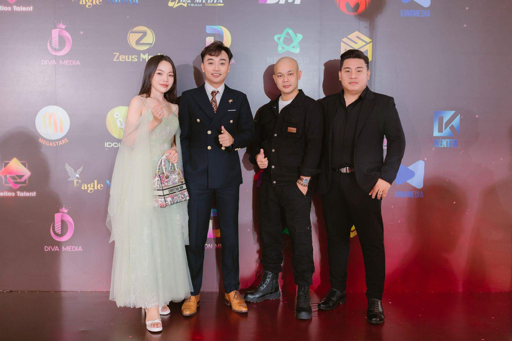 Hình ảnh Ban lãnh đạo TopMus cùng với Nhà sáng tạo và Agency