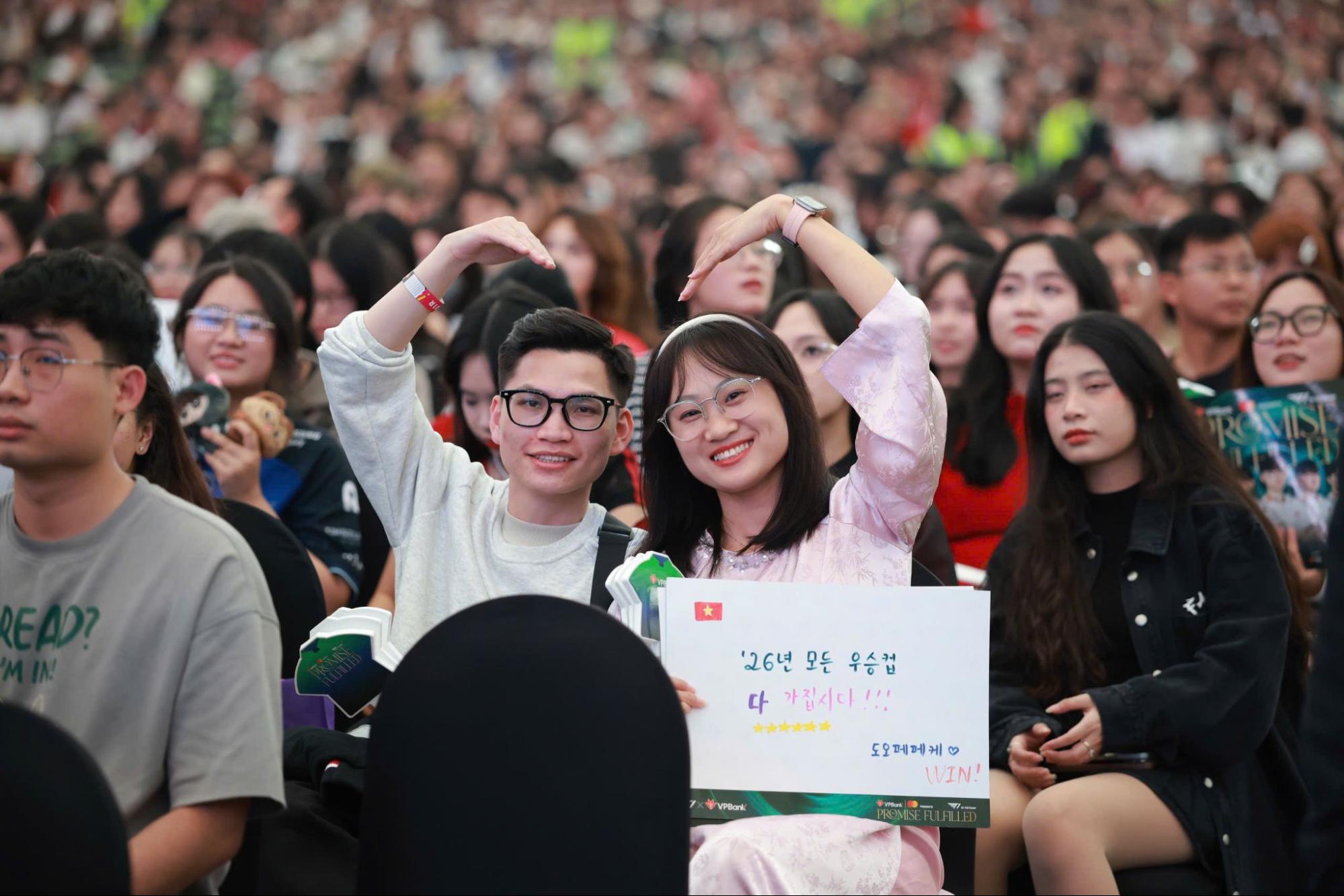 Faker chào “Tê Con” bằng tiếng Việt, fan “sĩ hết đời”- Ảnh 7.