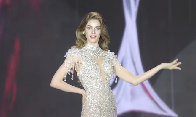 Mai Ngô dùng chiêu khi diễn áo tắm ở bán kết Miss Charm- Ảnh 12.