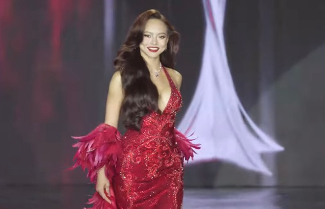 Mai Ngô dùng chiêu khi diễn áo tắm ở bán kết Miss Charm- Ảnh 11.