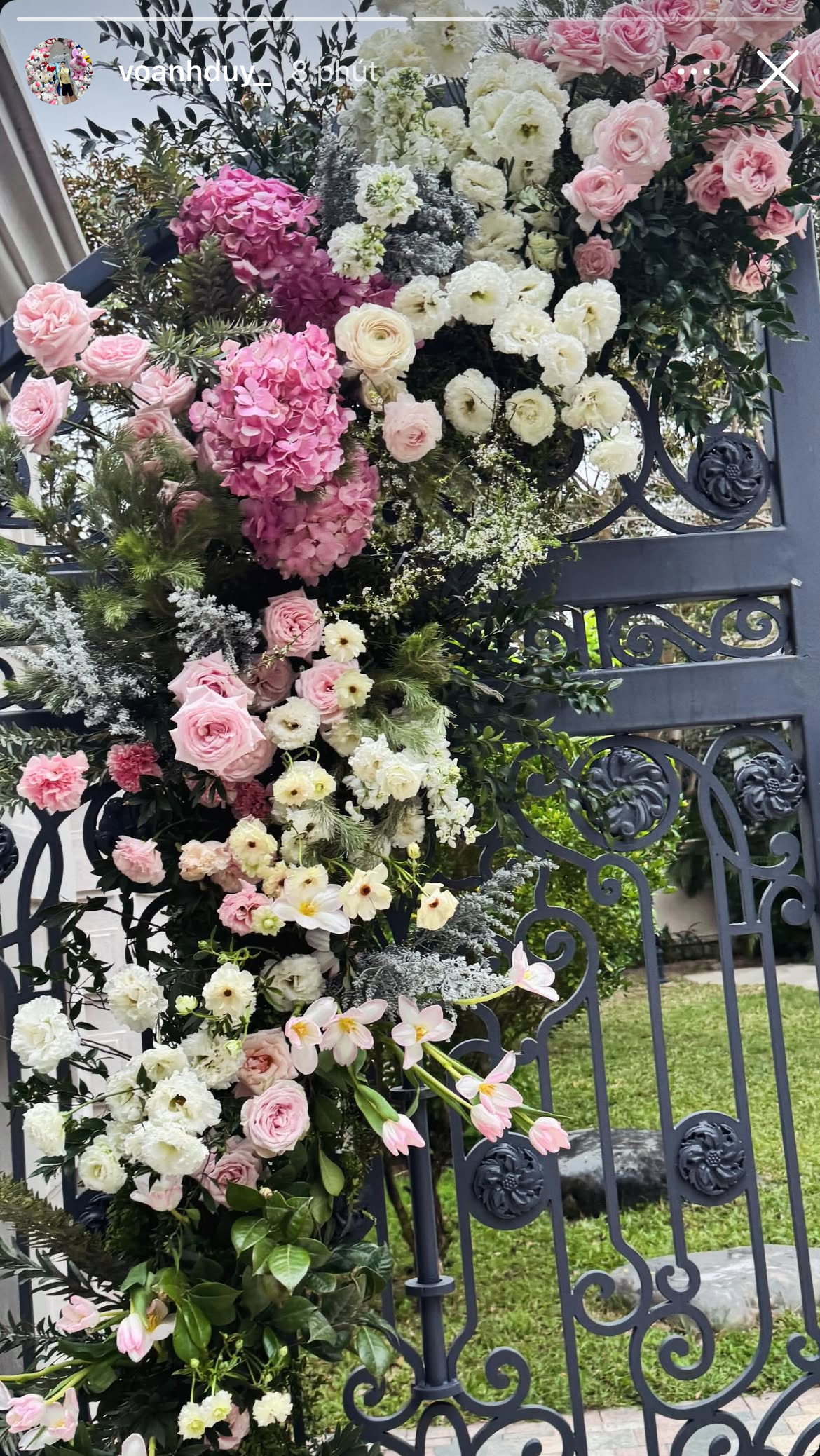 Đang diễn ra đám cưới Phương Nhi và thiếu gia Minh Hoàng: Hoa hậu Lương Thuỳ Linh đã có mặt, hé lộ những hình ảnh đầu tiên- Ảnh 4. Đang diễn ra đám cưới Phương Nhi và thiếu gia Minh Hoàng: Hoa hậu Lương Thuỳ Linh đã có mặt, hé lộ những hình ảnh đầu tiên- Ảnh 4.