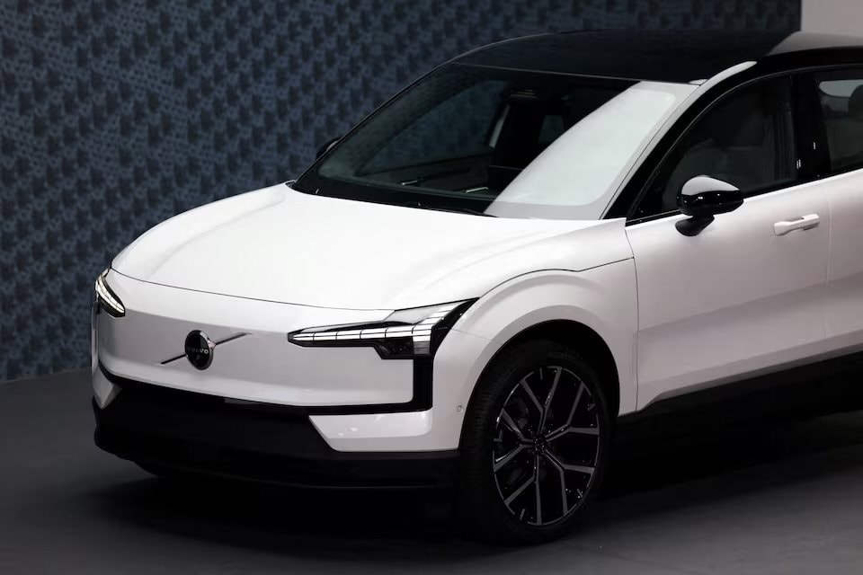 Nóng: Hãng ô tô nổi tiếng tuyên bố thu hồi 40.000 xe điện vì nguy cơ cháy pin- Ảnh 1.