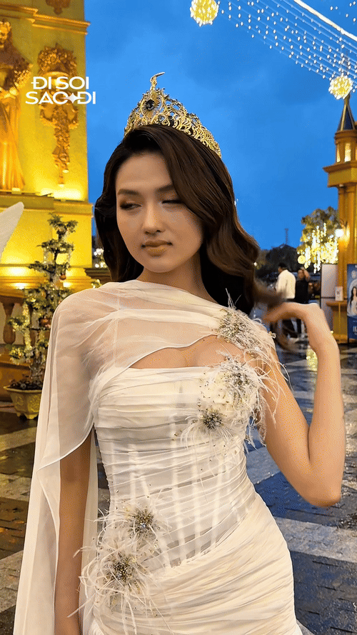 Ý Nhi vượt ải camera thường, Lương Thùy Linh khoe vòng 1 ngồn ngộn hậu bị chê xuống sắc- Ảnh 8.