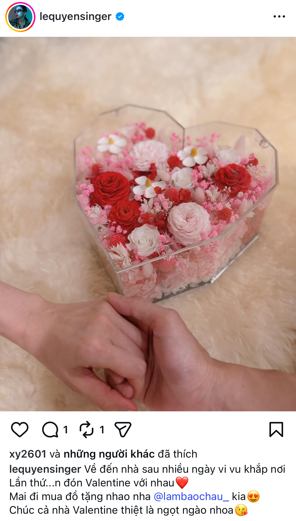 Sao Việt ngày Valentine: Tóc Tiên - Touliver thái độ trái ngược, Sơn Tùng để lộ hint lạ- Ảnh 1. Sao Việt ngày Valentine: Tóc Tiên - Touliver thái độ trái ngược, Sơn Tùng để lộ hint lạ- Ảnh 1.