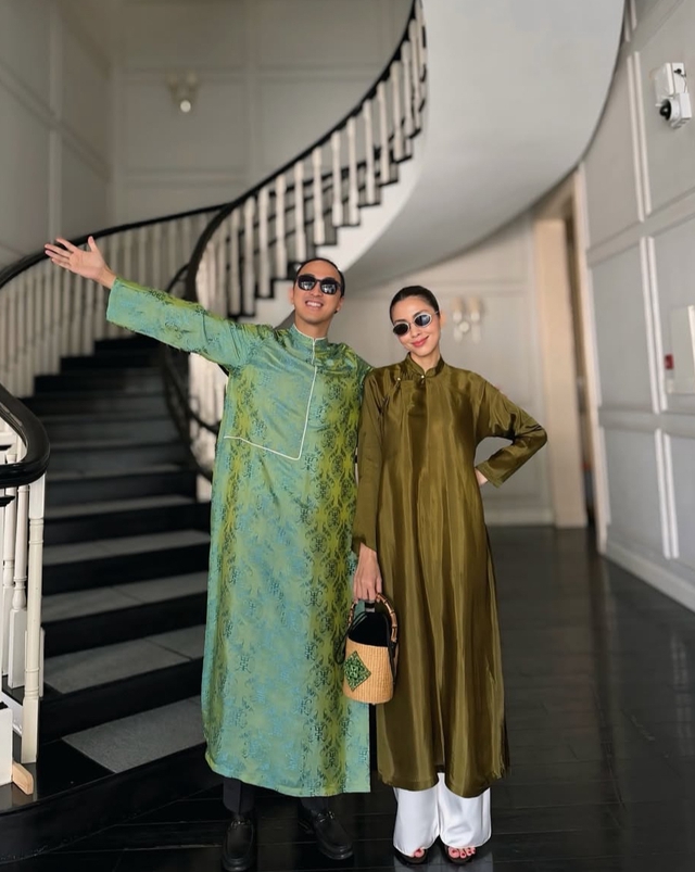 Đến hẹn lại lên: Tăng Thanh Hà và chồng doanh nhân diện áo dài, nắm chặt tay ngày mùng 1 Tết!- Ảnh 2. Đến hẹn lại lên: Tăng Thanh Hà và chồng doanh nhân diện áo dài, nắm chặt tay ngày mùng 1 Tết!- Ảnh 2.