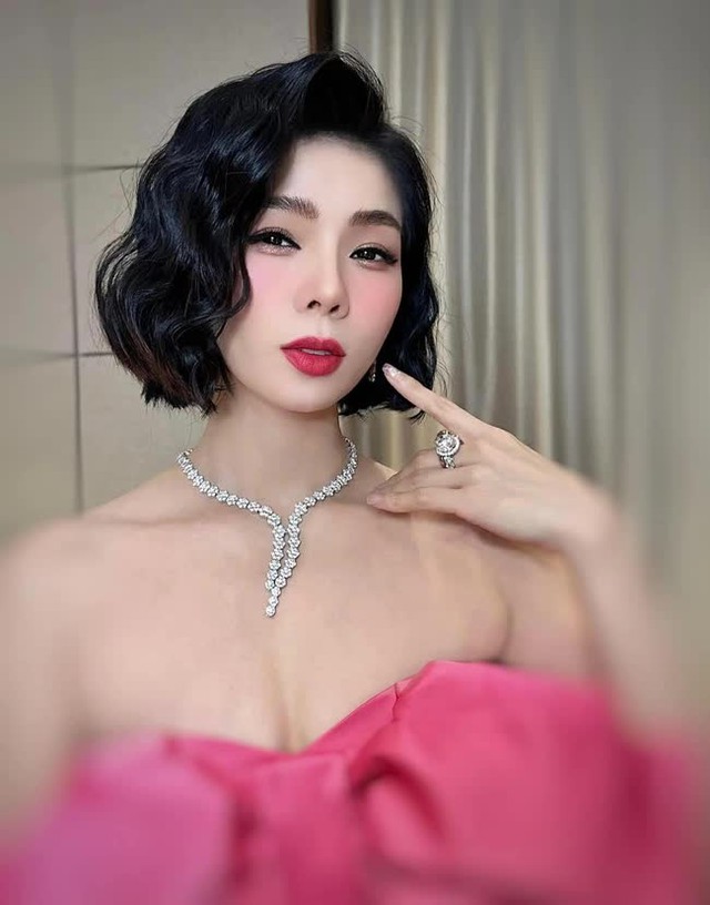 Lệ Quyên phản ứng giữa ồn ào phát ngôn thô tục: