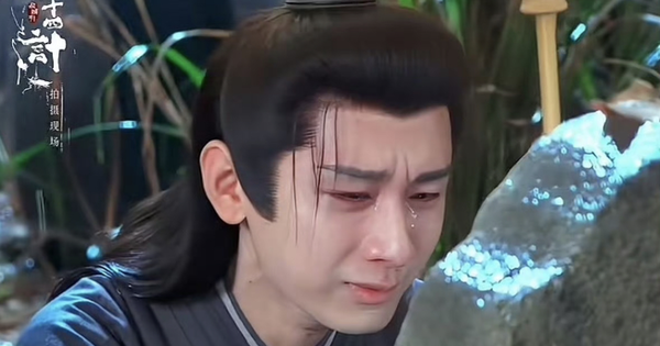 Mỹ nam đang viral khắp Trung Quốc vì cảnh khóc vô địch thiên hạ, chỉ một giọt lệ mà hút 200 triệu view img5451 1765458144524 17654581464321841661573 100 0 689 1125 crop 17654581891712099098920png