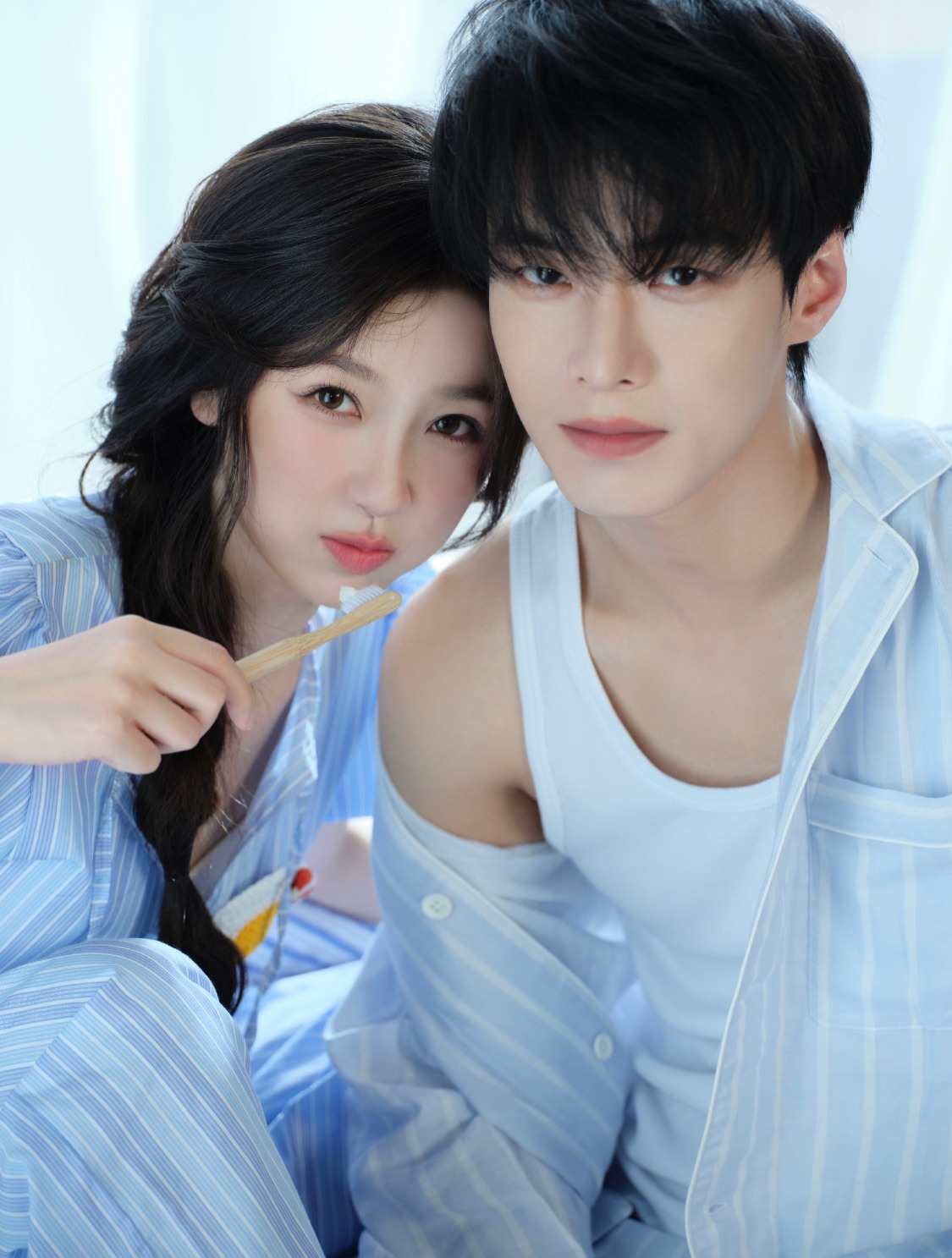 Phim Trung Quốc gây sốc vì cảnh 18+ lệch lạc: Nữ chính ngây thơ nhưng vô số tội, nhìn mà xấu hổ quá trời- Ảnh 1.