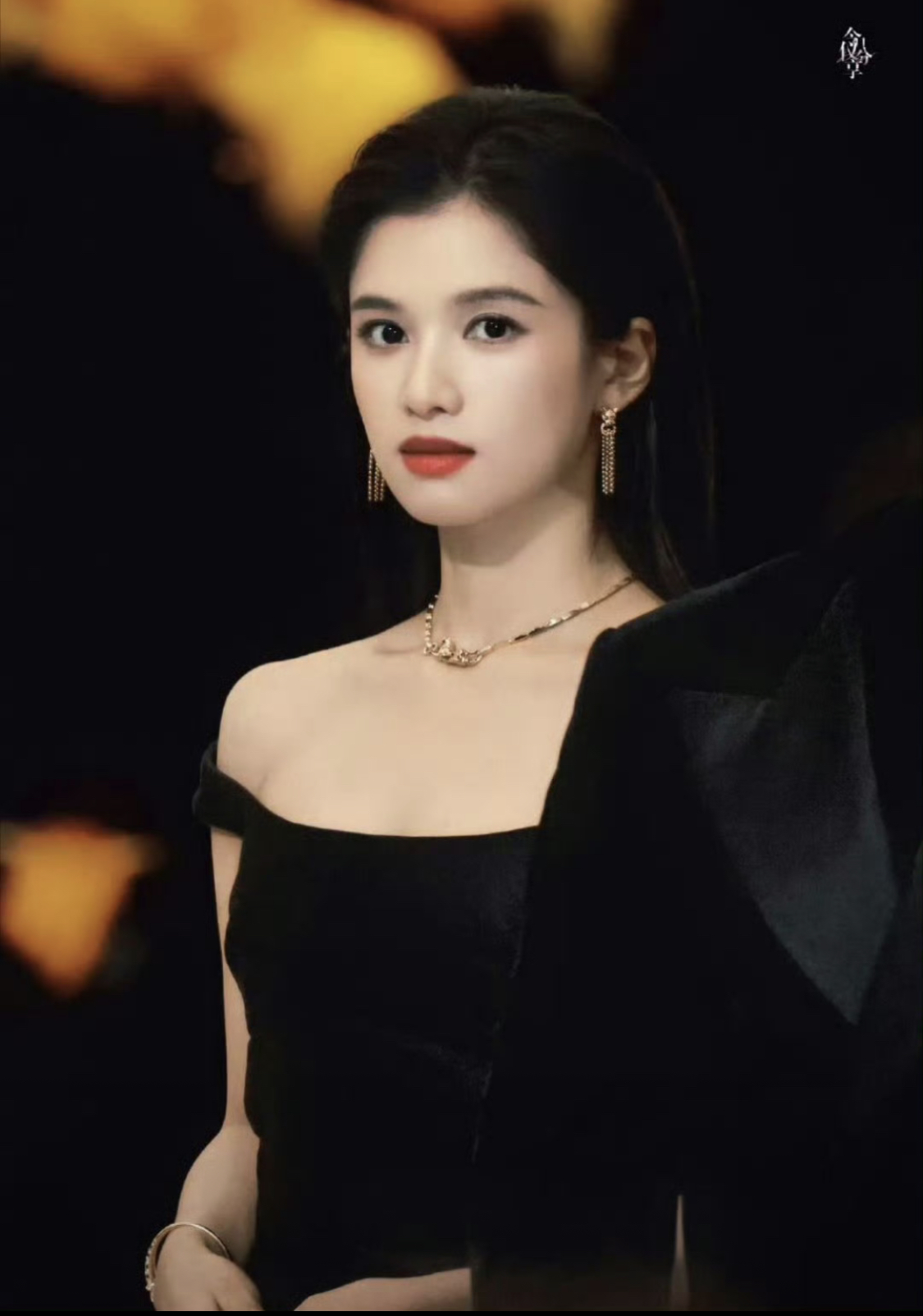 Đây chính là mỹ nhân mặc xấu nhất hiện tại, khán giả kêu gọi bỏ phim vì loạt váy áo thảm họa- Ảnh 8.