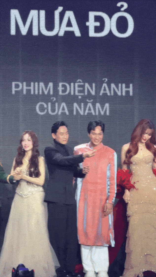 Mưa Đỏ chiến thắng rực rỡ tại WeChoice Awards 2025- Ảnh 1.