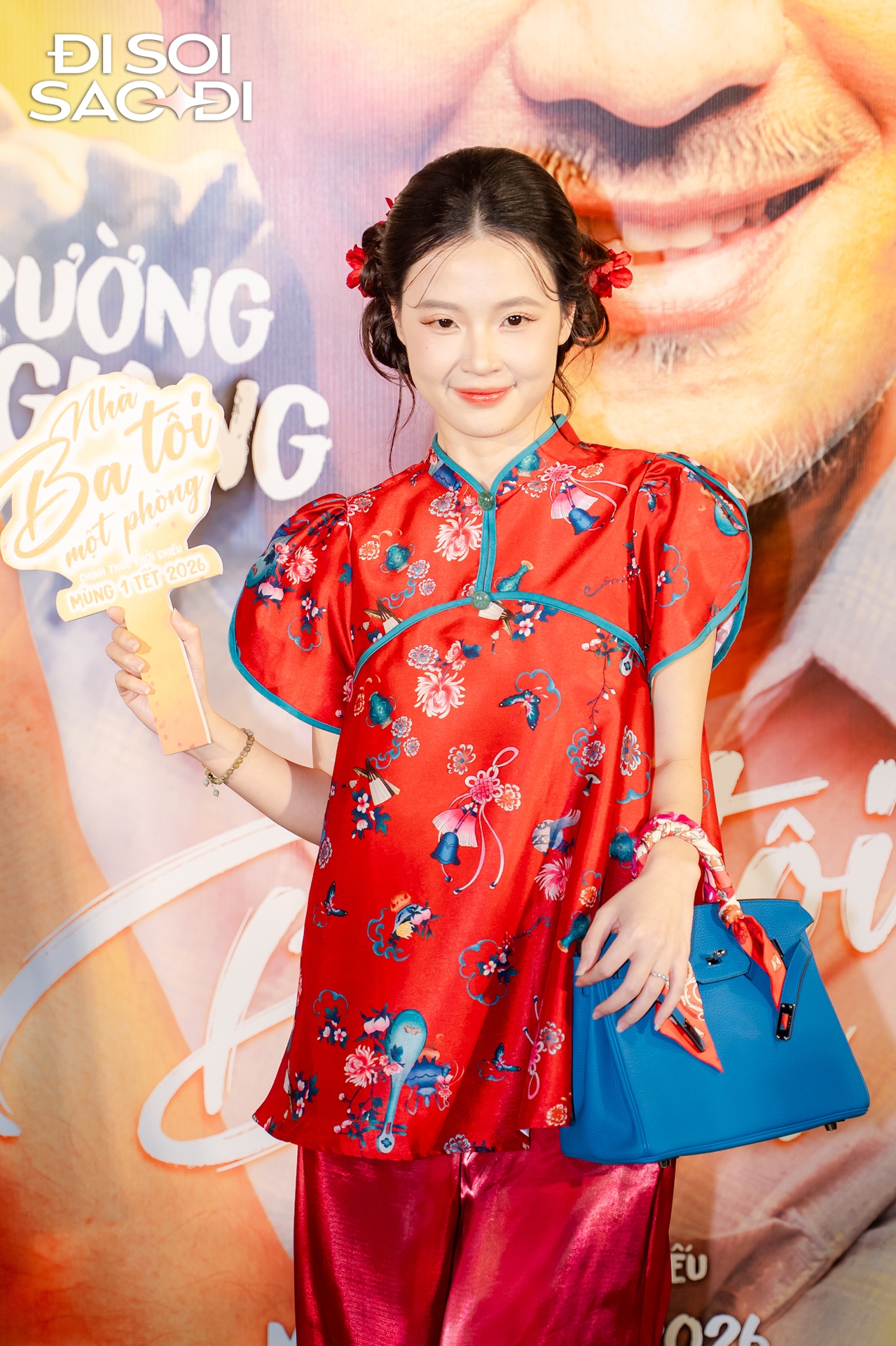 Thảm đỏ HOT nhất hôm nay: Nhã Phương - Midu đẹp mướt mượt thấy là mê, Hiền Hồ nhợt nhạt kém sắc không ngờ- Ảnh 4.