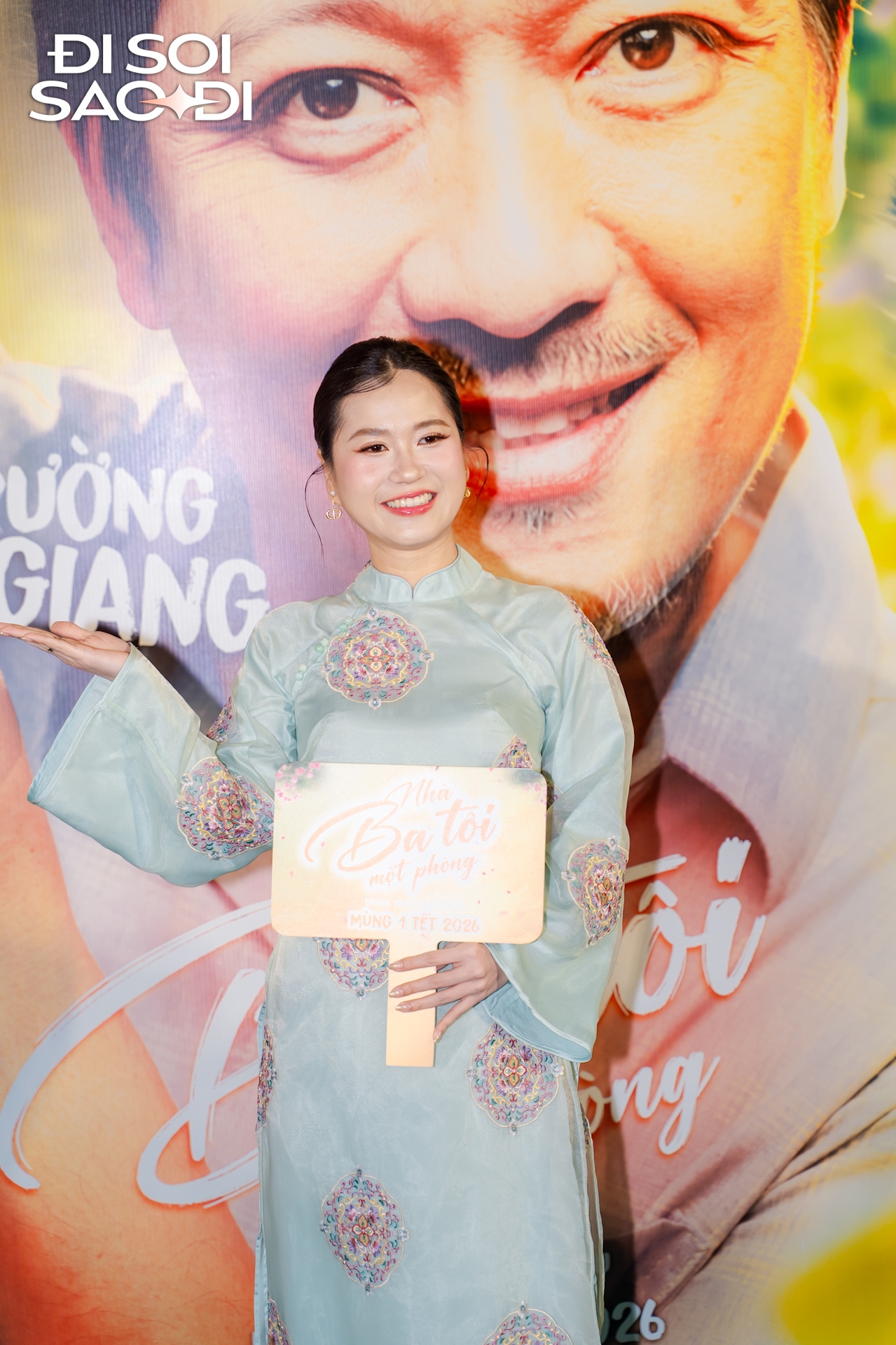 Thảm đỏ HOT nhất hôm nay: Nhã Phương - Midu đẹp mướt mượt thấy là mê, Hiền Hồ nhợt nhạt kém sắc không ngờ- Ảnh 12.