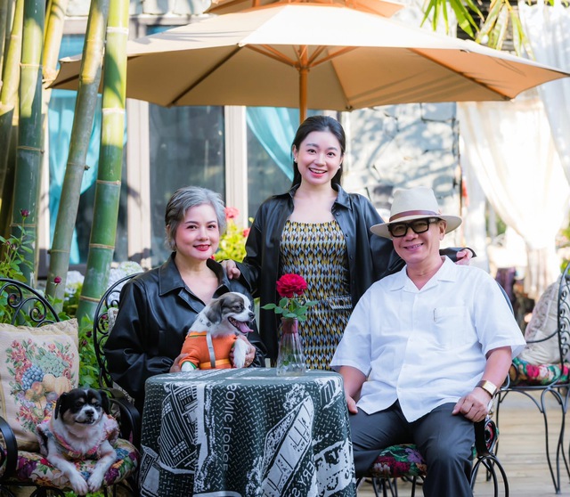 Vbiz có 1 cặp đôi vợ NSND - chồng NSƯT đều mang quân hàm Đại tá, diễn xuất cả đời chưa ai dám chê câu nào- Ảnh 4.