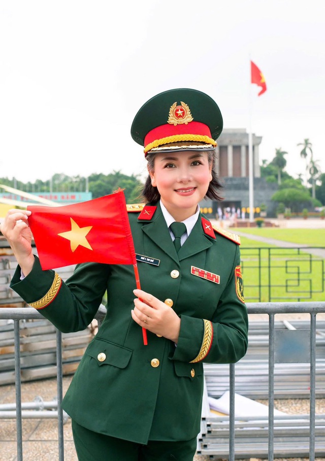 Vbiz có 1 cặp đôi vợ NSND - chồng NSƯT đều mang quân hàm Đại tá, diễn xuất cả đời chưa ai dám chê câu nào- Ảnh 7.