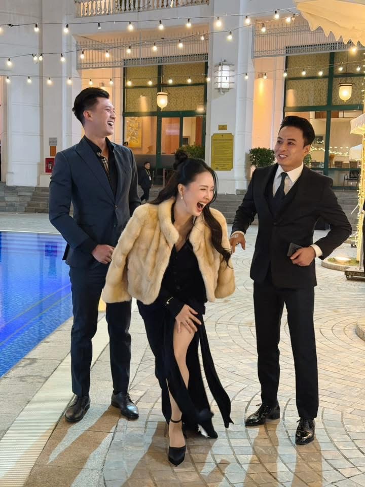 Cặp đôi đẹp nhất Việt Nam tái hợp khiến MXH sốc visual: Nhan sắc trên cả cực phẩm, 15 năm không có đối thủ- Ảnh 3. Cặp đôi đẹp nhất Việt Nam tái hợp khiến MXH sốc visual: Nhan sắc trên cả cực phẩm, 15 năm không có đối thủ- Ảnh 3.