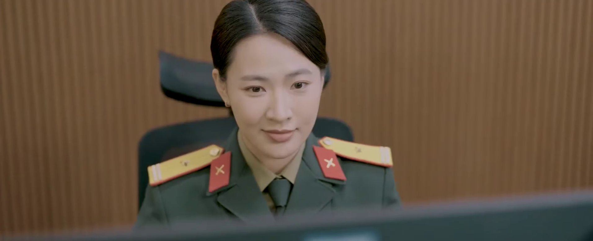 Việt Nam có 1 mỹ nhân đúng chuẩn “sách giáo khoa visual” nhưng cứ cất giọng là nhan sắc giảm hẳn một nửa- Ảnh 8.