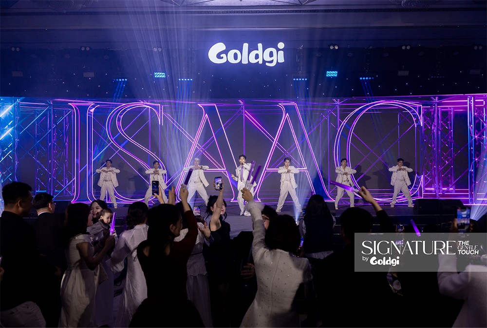 Isaac khuấy động sân khấu Goldgi SIGNATURE bằng một “concert thu nhỏ” - 4