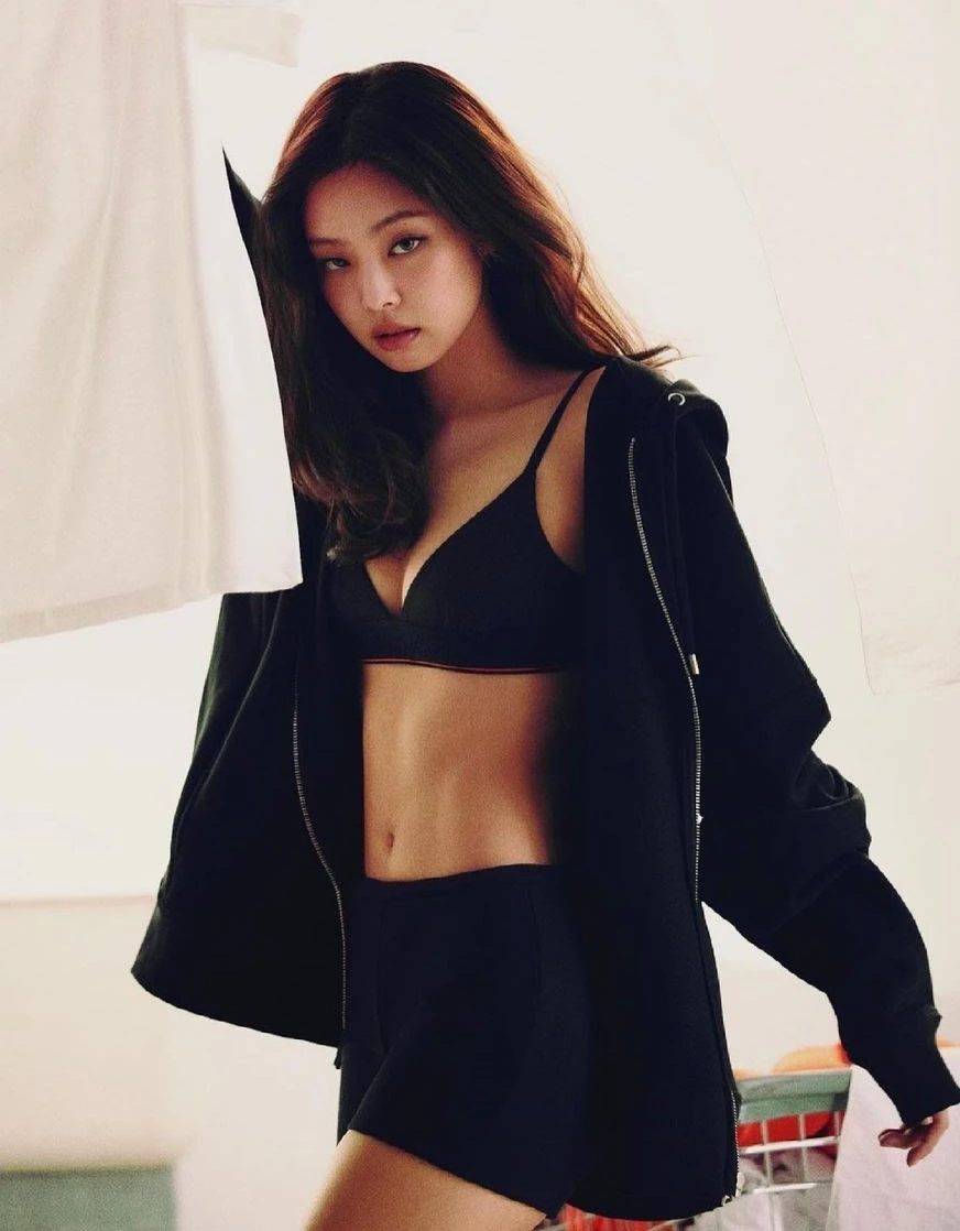 Jennie (BLACKPINK) bị chỉ trích- Ảnh 2. Jennie (BLACKPINK) bị chỉ trích- Ảnh 2.