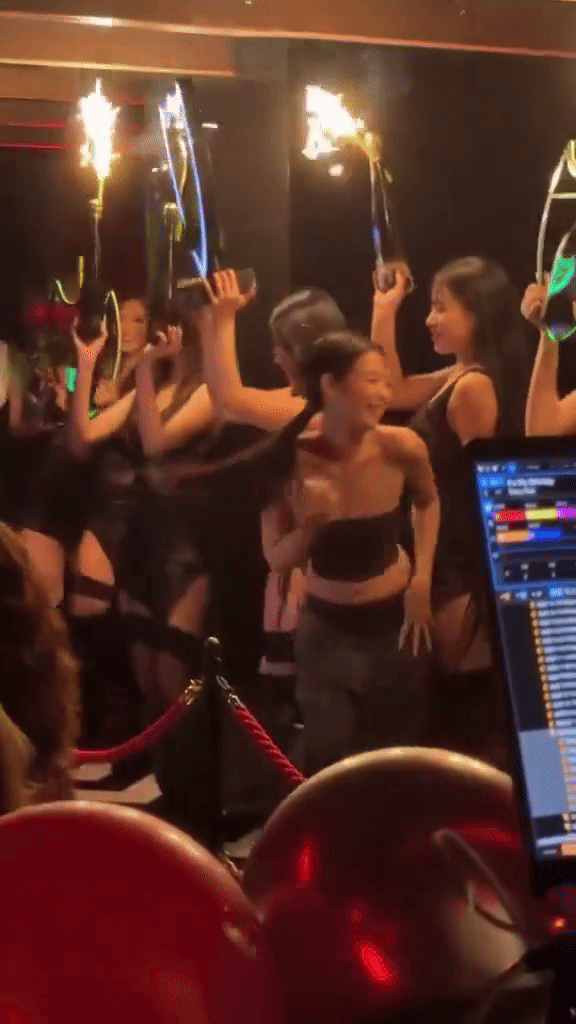 Jennie (BLACKPINK) bị chỉ trích- Ảnh 1. Jennie (BLACKPINK) bị chỉ trích- Ảnh 1.