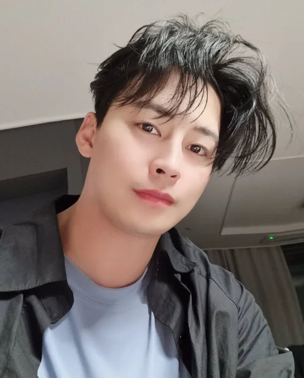 Rùng mình trước thông điệp của nam thần Cười Lên Dong Hae trước khi qua đời- Ảnh 5.