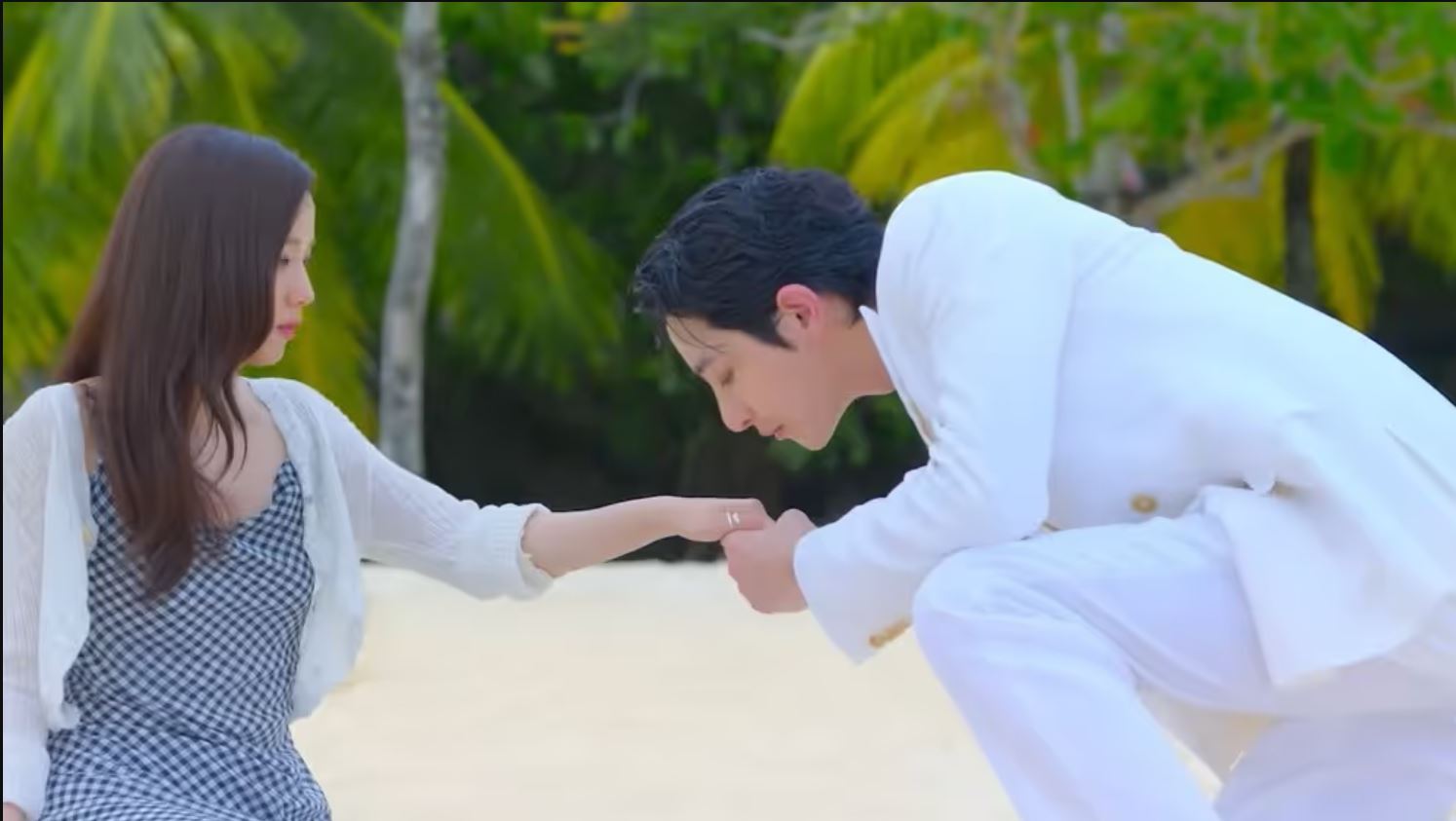 Nữ thần ngôn tình đẹp nhất Hàn Quốc đây rồi: 31 tuổi mà như mới 16, đóng 1 phim diện tận 250 bộ đồ- Ảnh 3.