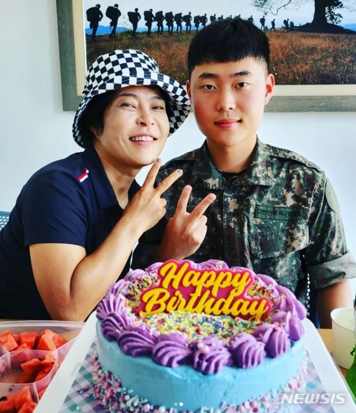 Con trai nữ diễn viên bỏ học cấp 2, trầm cảm nhốt mình trong phòng vì bố mẹ ly hôn- Ảnh 1.