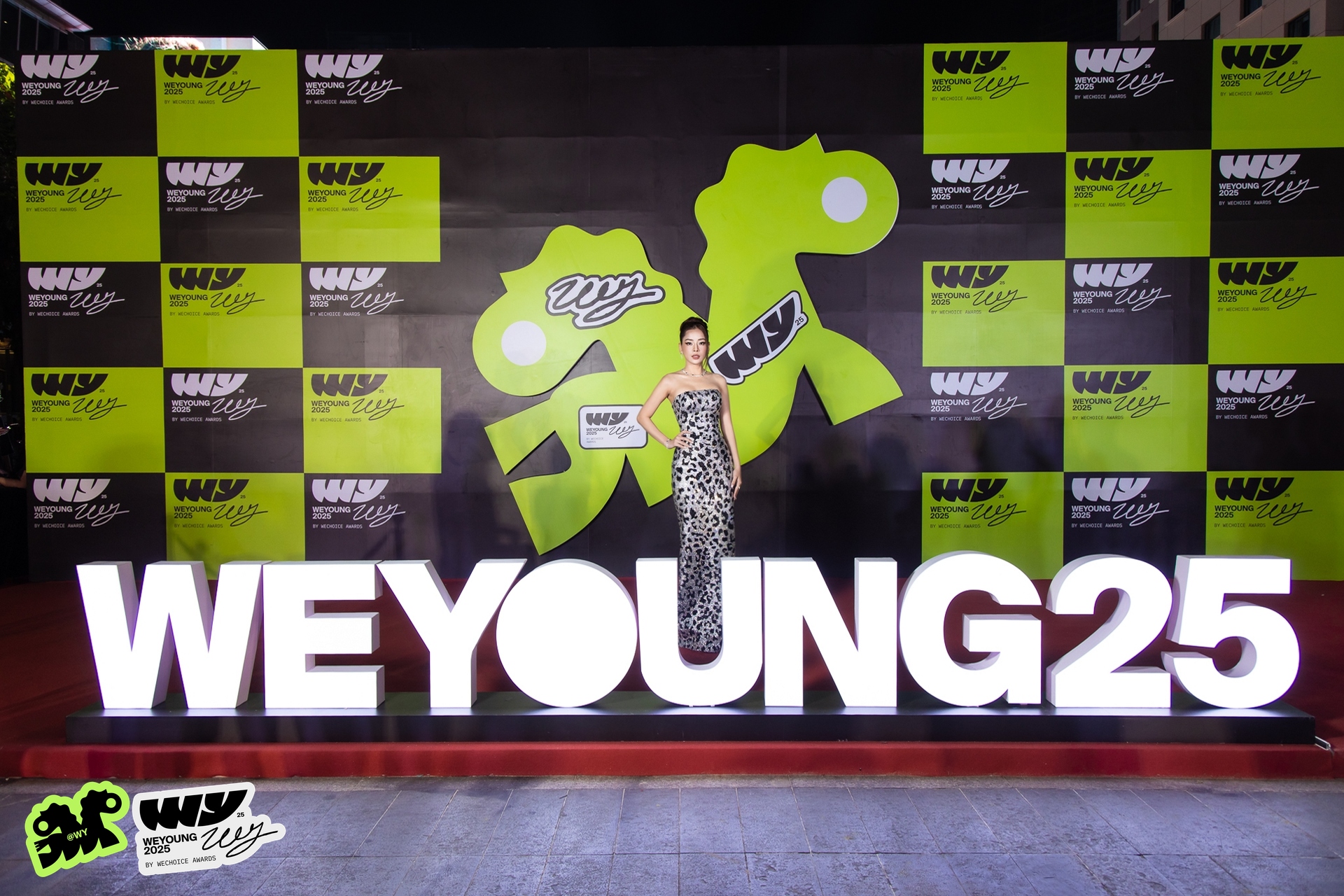 Chỉ có 1 từ nói về Chi Pu tối qua!- Ảnh 1. Chỉ có 1 từ nói về Chi Pu tối qua!- Ảnh 1.