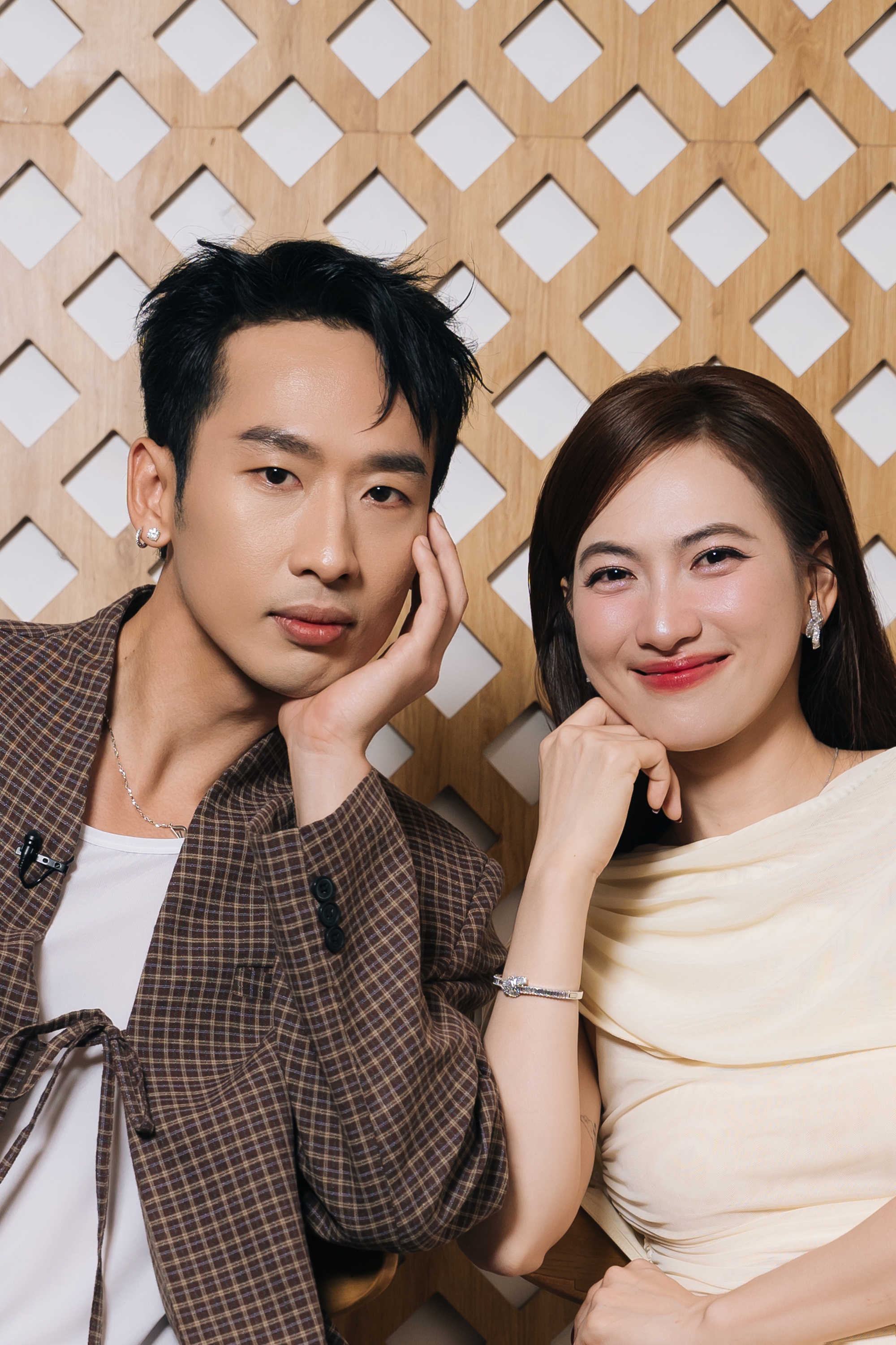 Tuấn Trần: Tôi gia trưởng thật nhưng luôn để ý phản ứng của Phương Anh Đào, chỉ cần cô ấy nói “Vậy hả?” là tôi nổi da gà- Ảnh 1.