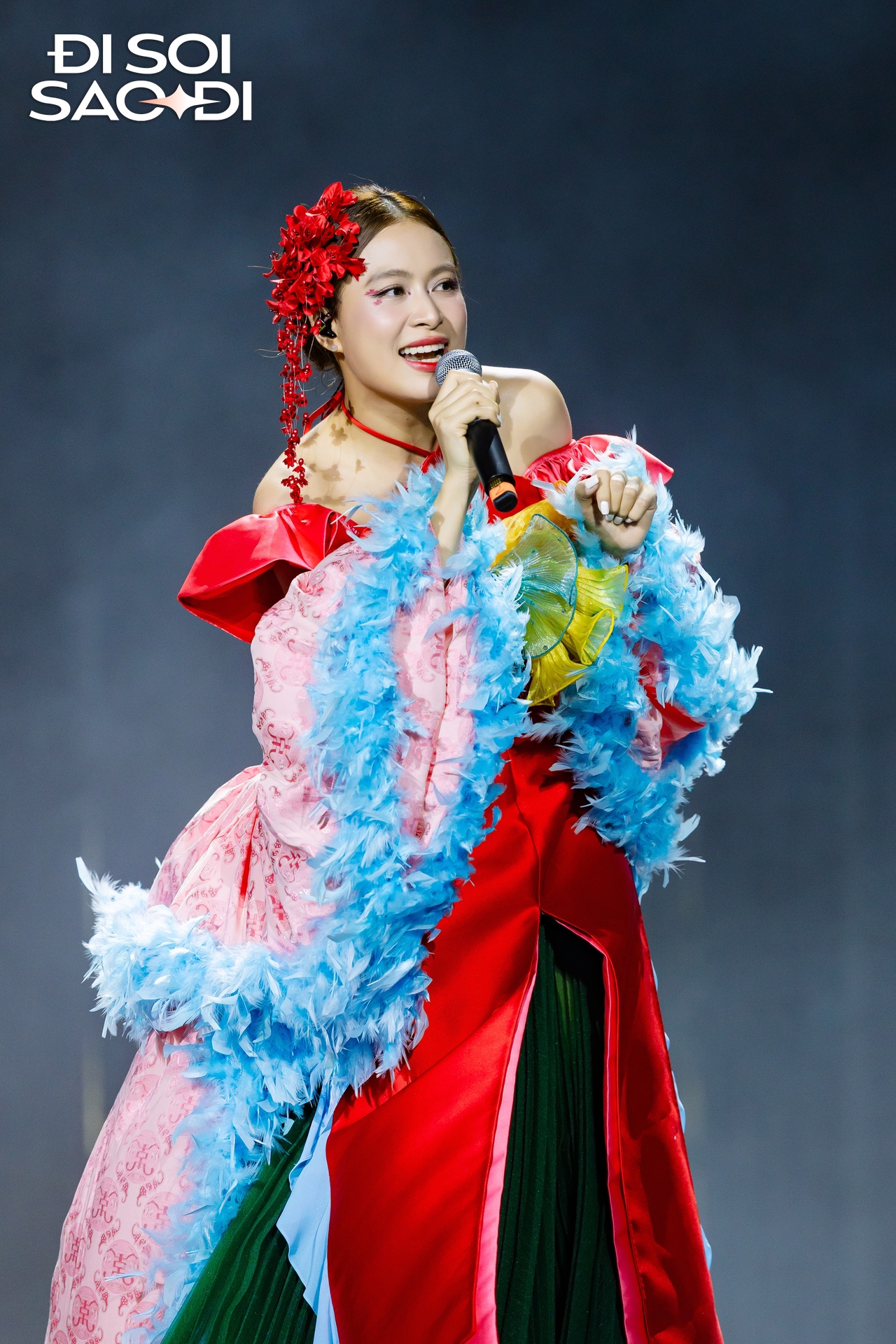 Bắt cận visual Hoàng Thùy Linh qua camera thường, 1 chi tiết trên gương mặt gây chú ý- Ảnh 1.