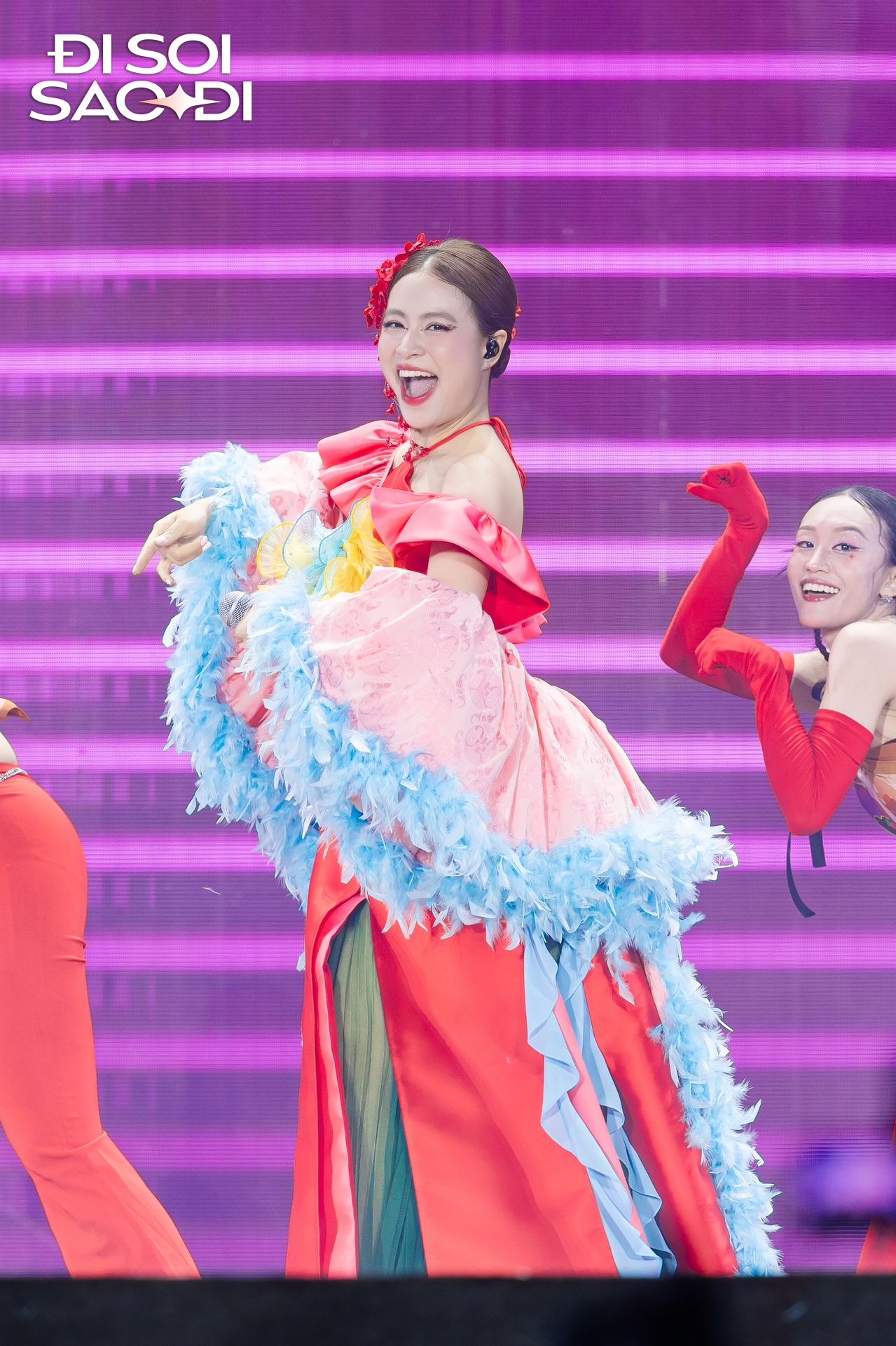 Bắt cận visual Hoàng Thùy Linh qua camera thường, 1 chi tiết trên gương mặt gây chú ý- Ảnh 5.