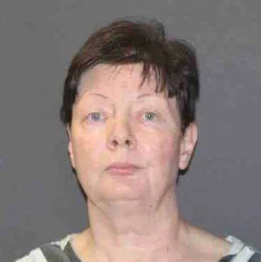 Phát hiện một cô gái 22 tuổi bị nhốt trong chuồng, người hàng xóm kể về những âm thanh bất thường- Ảnh 2. Phát hiện một cô gái 22 tuổi bị nhốt trong chuồng, người hàng xóm kể về những âm thanh bất thường- Ảnh 2.