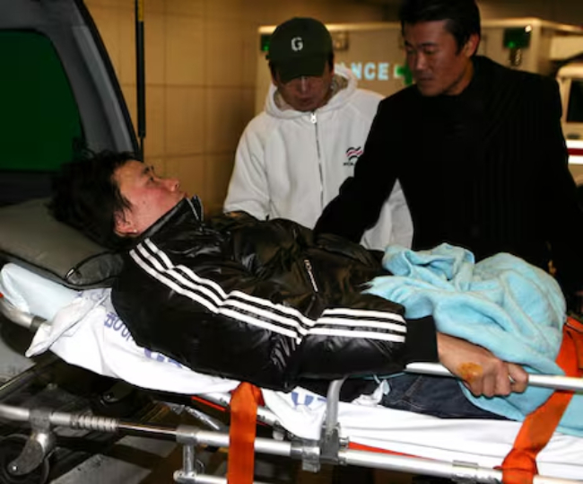 Ca sĩ nổi tiếng bị tai nạn xe máy kinh hoàng, phải ngồi xe lăn- Ảnh 1. Ca sĩ nổi tiếng bị tai nạn xe máy kinh hoàng, phải ngồi xe lăn- Ảnh 1.