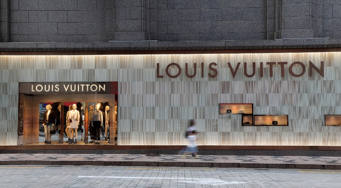 Người Hàn vung tiền mua đồ hiệu có