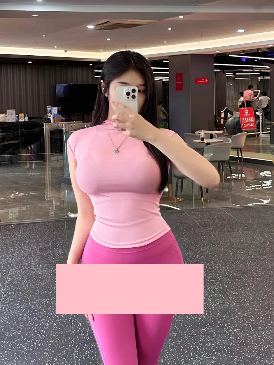 “Ngứa mắt” vì hội mặc đồ gym thiếu vải, người đi tập lên tiếng: "PT của tôi bảo phải mặc hở vì..."