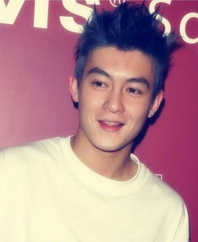 "Badboy khét tiếng" gầy rộc già chát gây sốc, vì 1.300 tấm ảnh mà vĩnh viễn bị showbiz "cấm cửa"