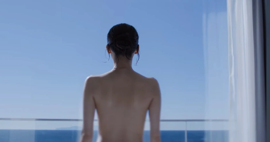 "Đệ nhất mỹ nhân" Nhật Bản gây s.ố.c vì cảnh h.ở b.ạ.o trong quảng cáo