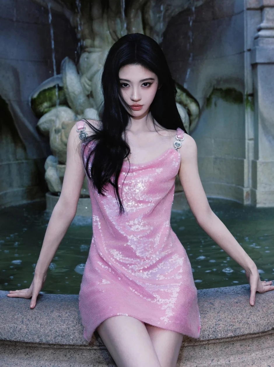 "Mỹ nhân 4.000 năm có một" Cúc Tịnh Y bị điều tra