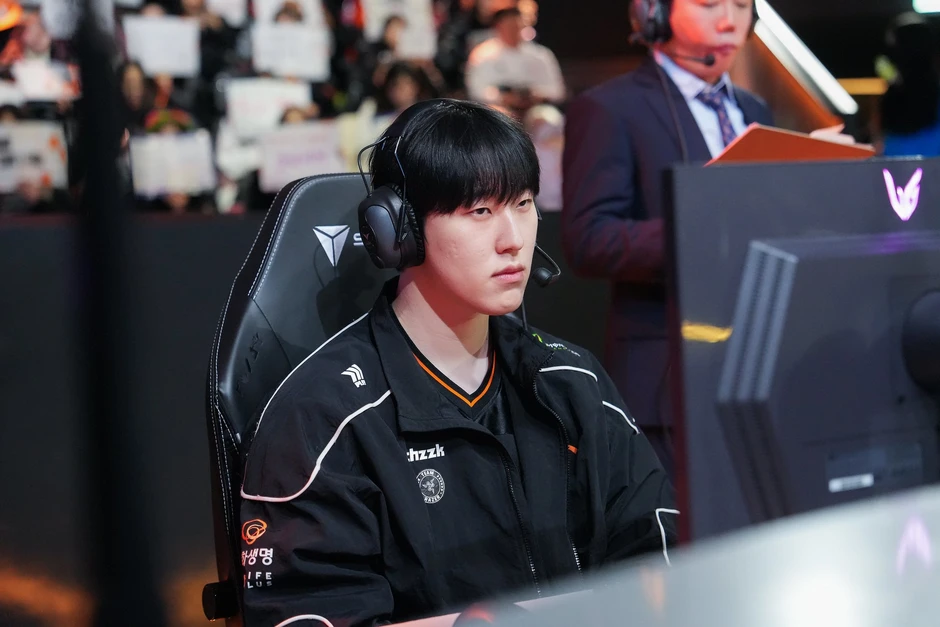 "Nằm không cũng dính chưởng": Fan ngỡ ngàng khi đội tuyển LCK tụt hạng không phanh dù đang nghỉ ngơi!